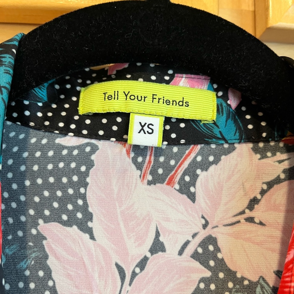 Tell Your Friends Button-Up Top in Alicia Print - Picture 3 of 8